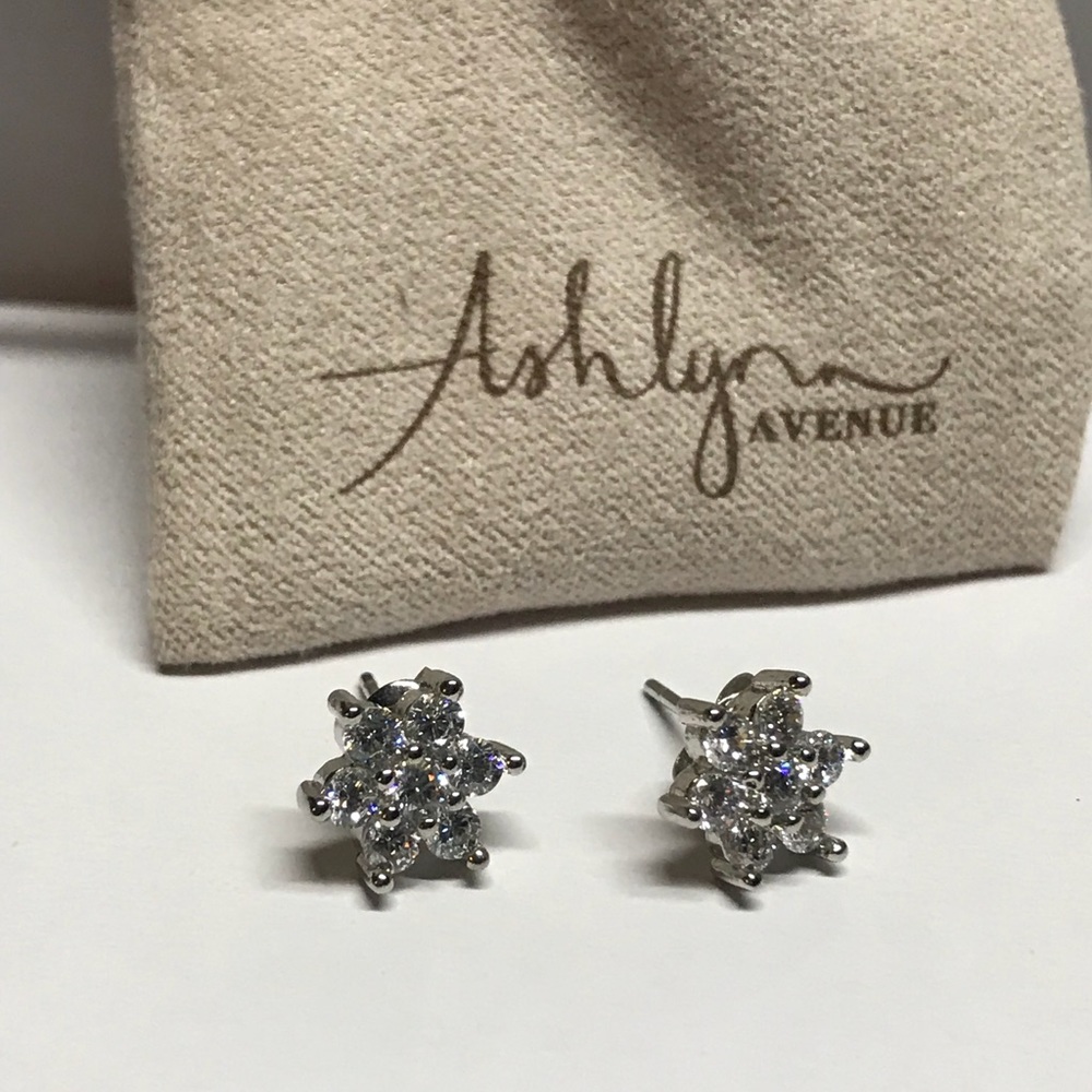 Ashlynn Avenue Symphony Ava Summer Blossom earrings New